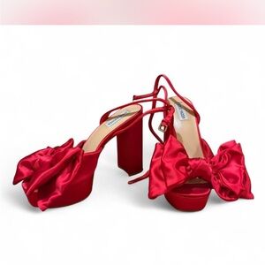 Steve Madden Lively Platform Sandal in Red